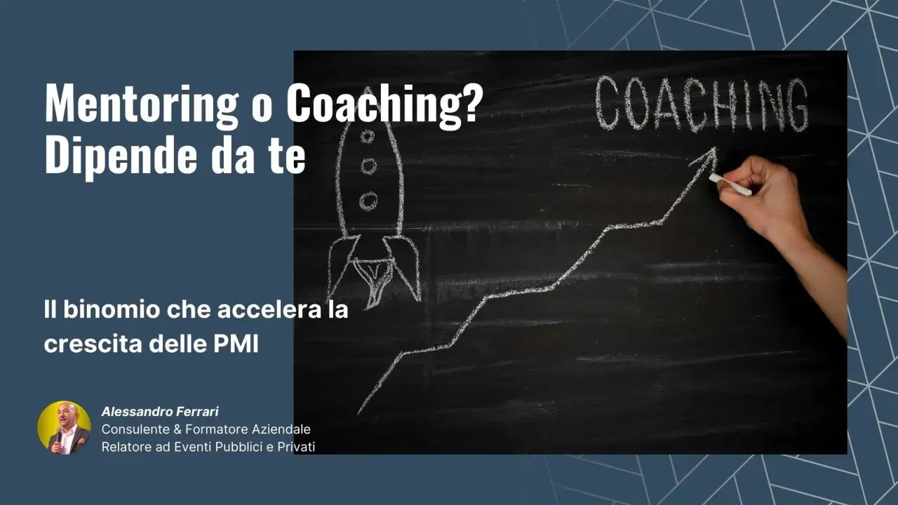 Il mentoring significato è un percorso di crescita. Una lavagna mostra un razzo e un grafico in salita, con la parola "Coaching".