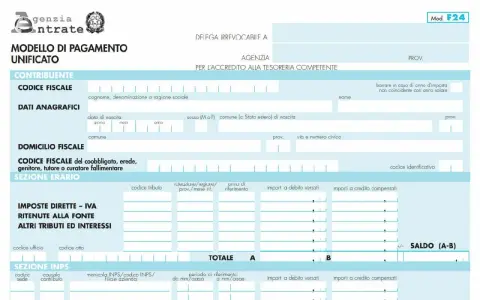 Modello F24 per il pagamento di tributi, con campi per codici tributo forfettari, dati anagrafici e imposte.