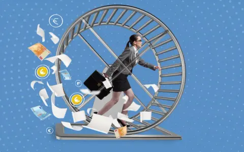 Donna in carriera corre su una ruota, circondata da banconote e fogli. Un'immagine che simboleggia la frenesia del lavoro e la **learning culture** che spinge a migliorarsi costantemente.