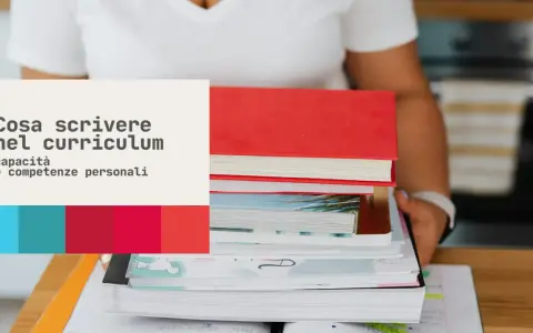 Cosa scrivere nel curriculum: capacità e competenze personali. Un mucchio di libri, tra cui uno rosso, suggerisce la ricerca di conoscenze per valorizzare le proprie abilità.