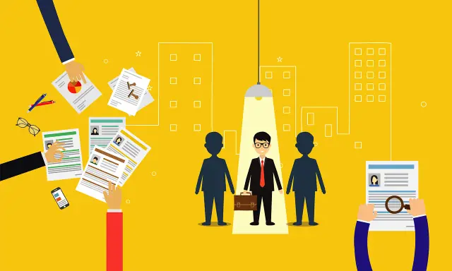 Selezione del personale: curriculum con foto, grafici e persone in attesa. I **hobbies nel curriculum** possono fare la differenza.