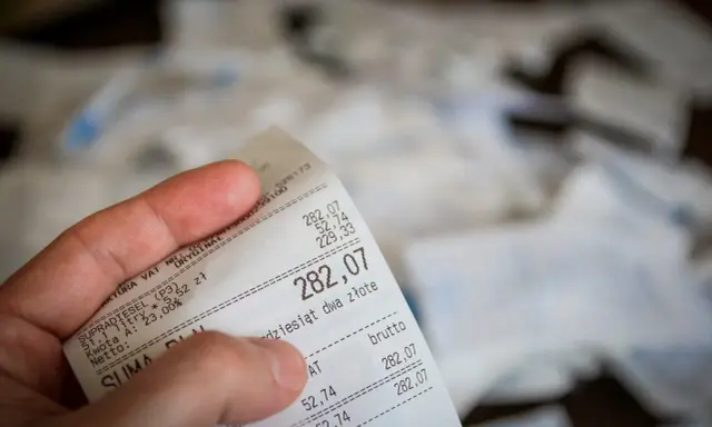 Scontrino per acquisto carburante, utile per la detrazione bollo auto partita iva.